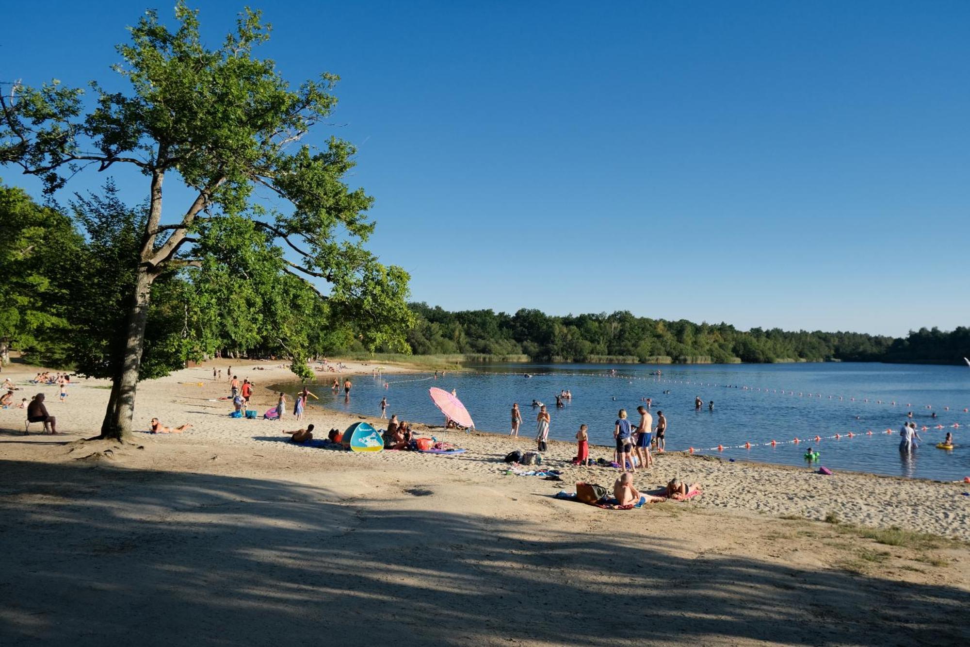Camping Etang Des Bois Vieilles-Maisons-sur-Joudry Exterior photo